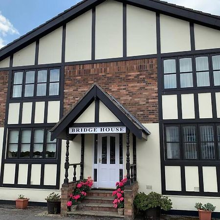 A Charming, Spacious 2 Bedroom Apartment In Lytham 莱瑟姆-圣安妮 外观 照片