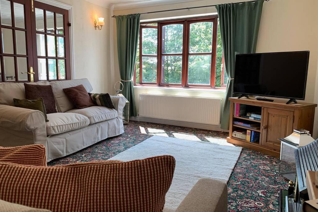 A Charming, Spacious 2 Bedroom Apartment In Lytham 莱瑟姆-圣安妮 外观 照片